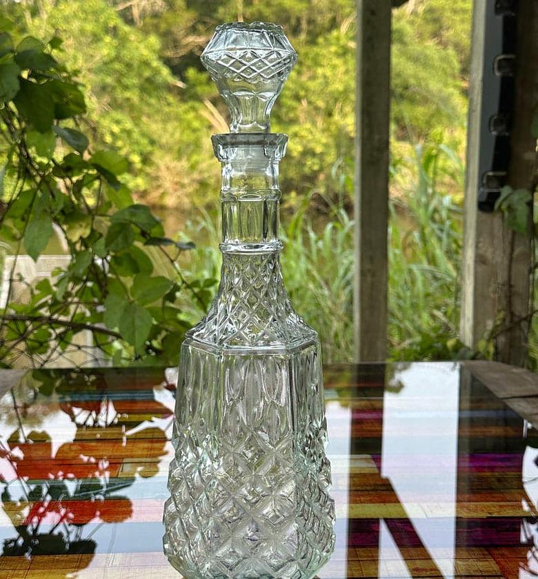 crystal Decanter tall clear  ✅Material :glass ✅Capacity:1l ✅Weight:865g ✅Size: 5cmx30cmx9cm  🍒 unique and classy 🍒 image