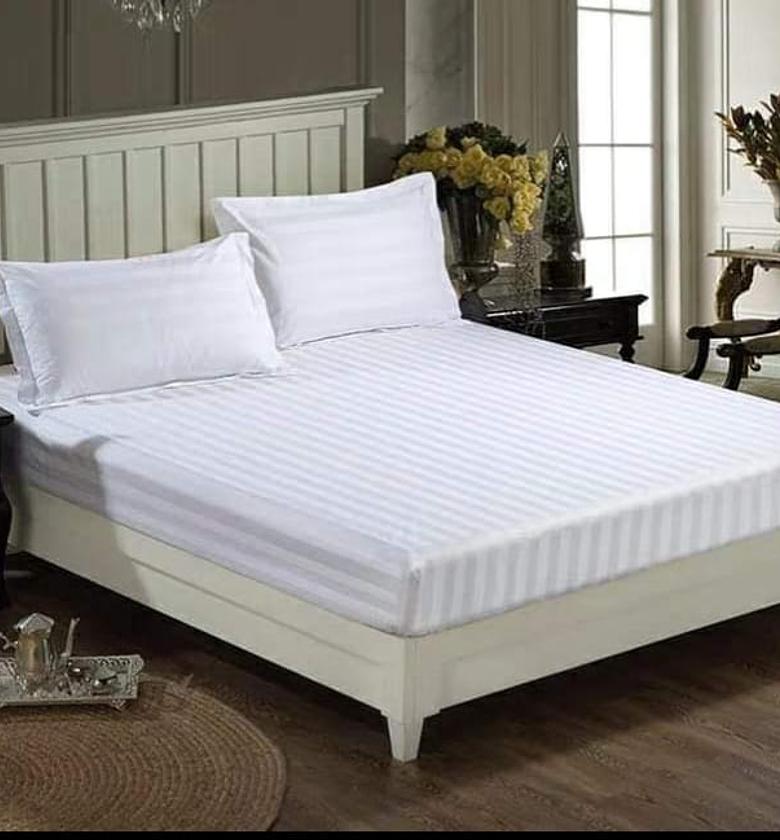  white striped bedsheets ▫️2 pcs pillow cases ▫️2 pcs bedsheets        image