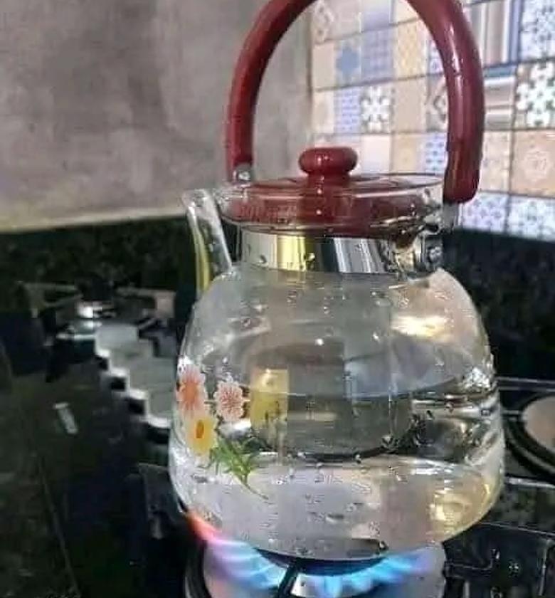 GLASS KETTLE. 2.2 Ltrs heat resistant glass kettle  image