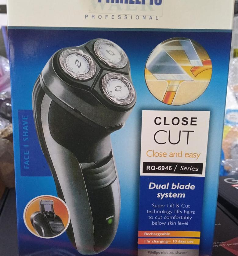 Phillips Smoother Fresh shave, Smooth finish Comfort Cut blades 3-Directional Flex Heads One-touch open image