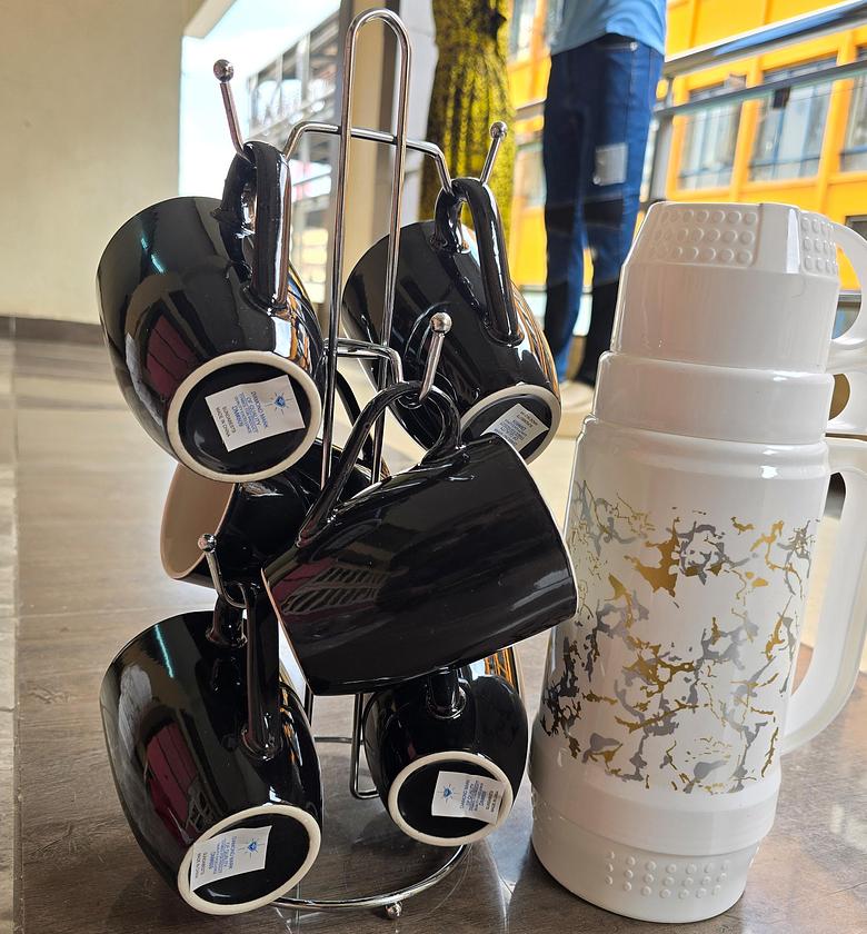 Classic Black Classy black/white mugs 6pcs with Best Quality vacuum flask image