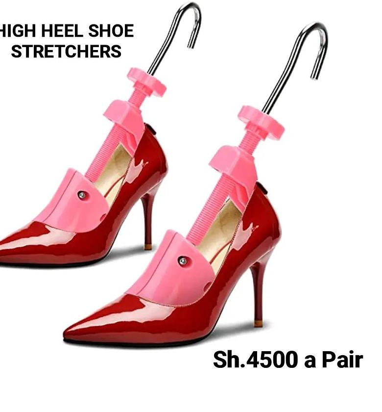 High heel shoe stretcher image