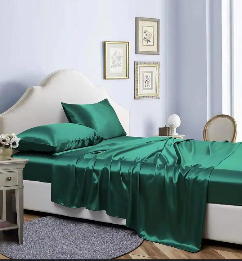 King size-Luxury Silky soft Mulberry Fitted Bedsheets ▪️Premium Moisture Wicking bedsheet ▪️Extremely Breathable  ▪️Anti static  ✔️ 1 flat silk bedsheet  ✔️1 Fitted Silk bedsheet  ✔️4 Pillow cases  image