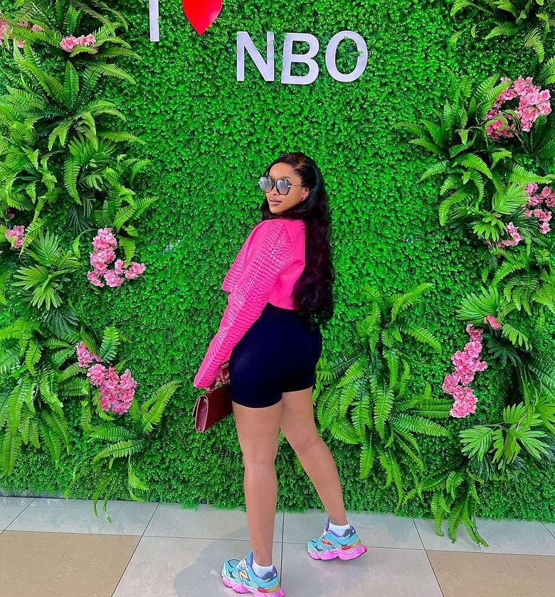 Ladies cropped leather jackets  image