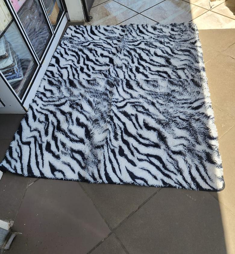 Fluffy carpets Size: 5x8ft image