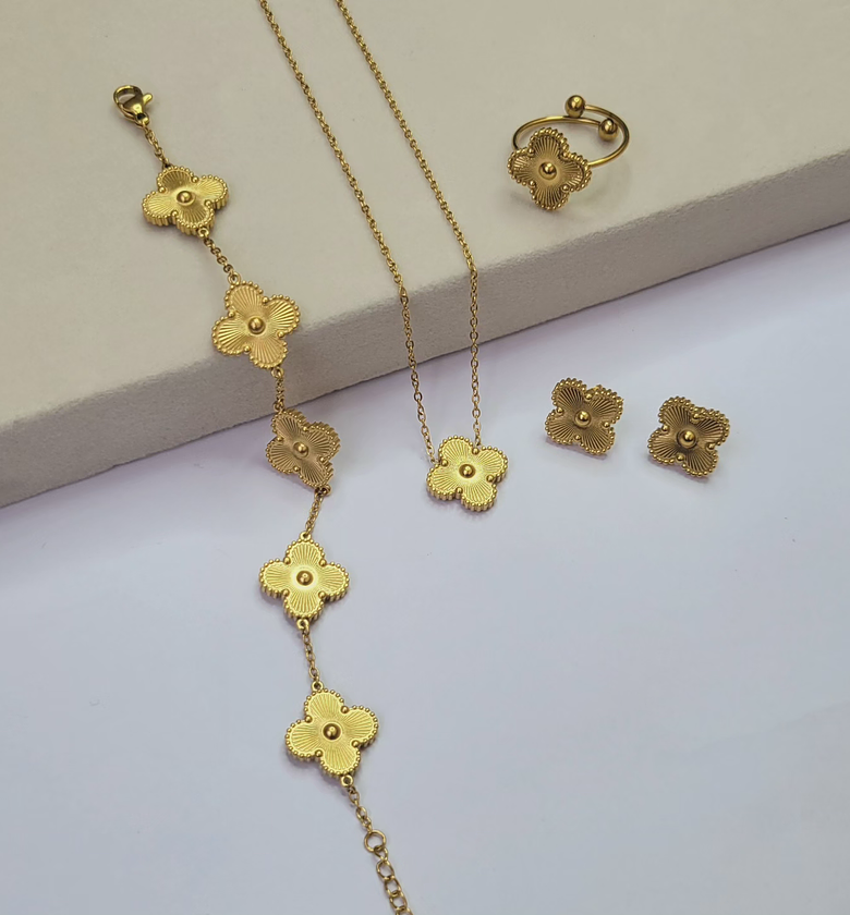 Clover leaf sets  image