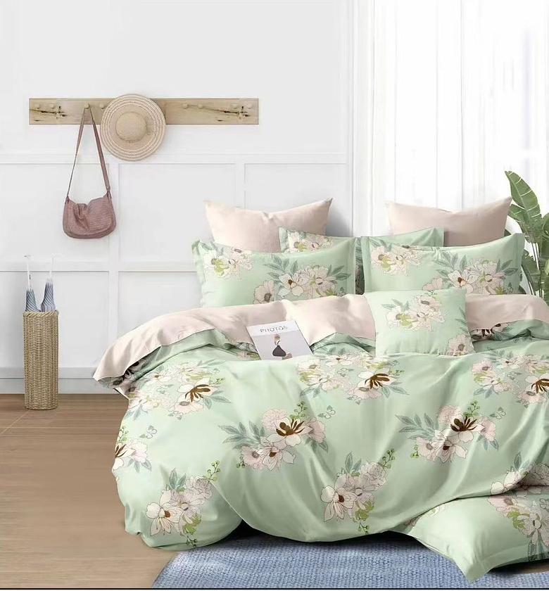 DUVET COVER SET. Duvet covers 1 bedsheet 2 pillowcases size 6*6 image