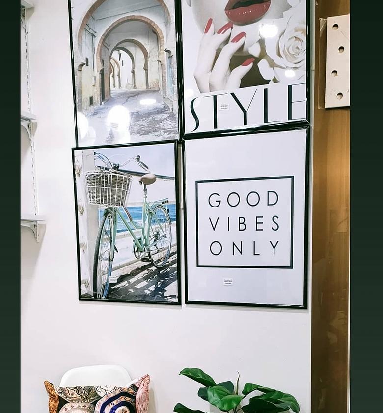 Living room set image