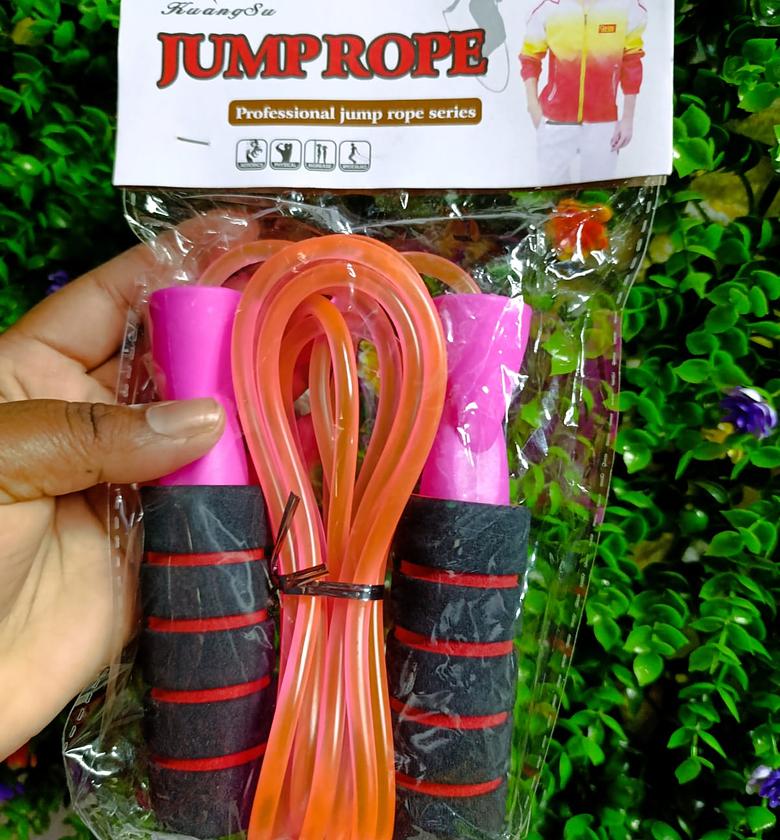 SKIPPING ROPES. fitness skipping rope for male and female training wire rope image