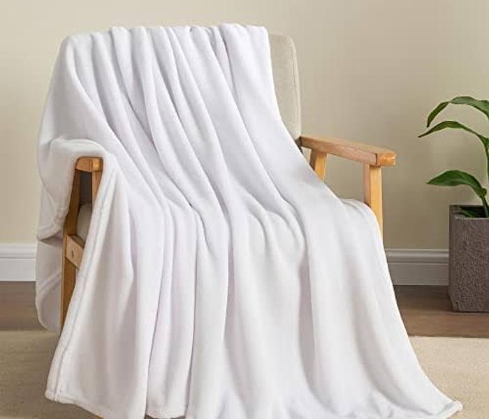 6*6 Soft and warm White Fleece blanket image