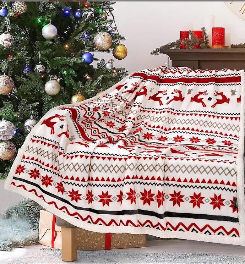 Size 150cms by 200cms (5*6) Double Layered Xmas Blanket Snowflake Series Printed Blankets Flannel Lamb Wool Oversized Down Throw Carpet image