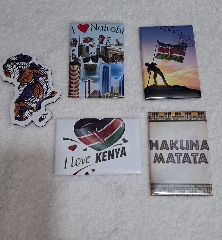 Tourist / souvenir magnets  image