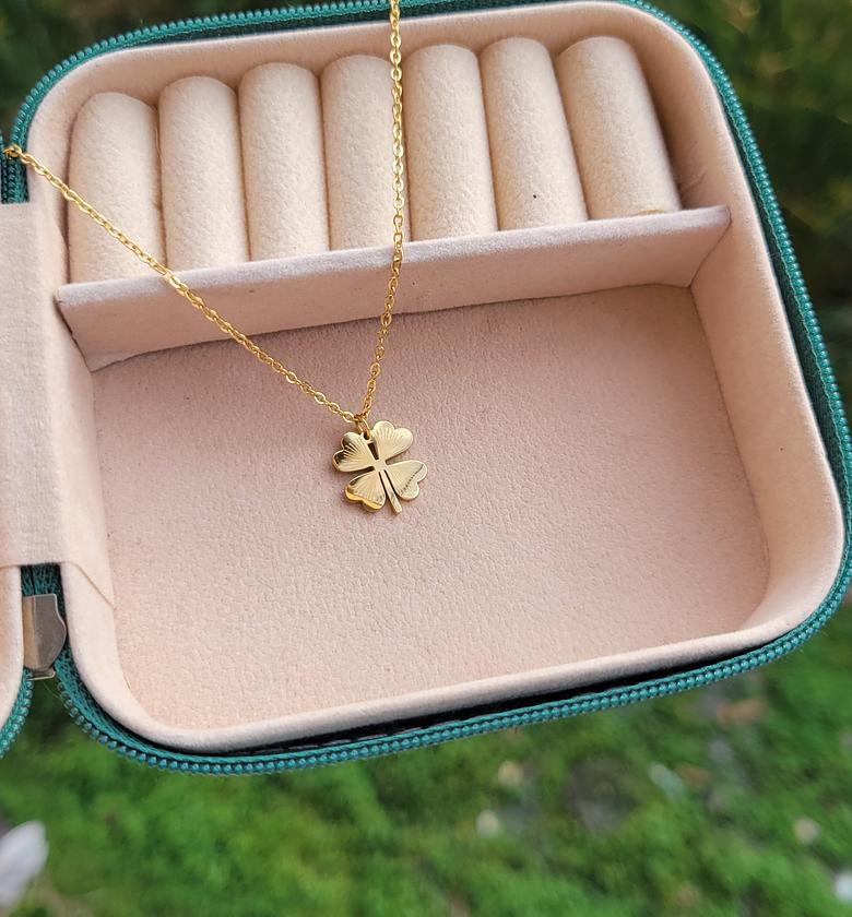 Andy clover necklace  image