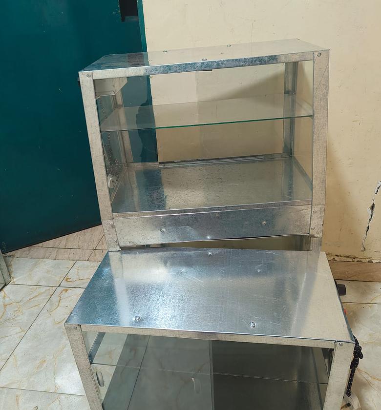 CHIPS DISPLAY. Chips warmer/food warmer display image