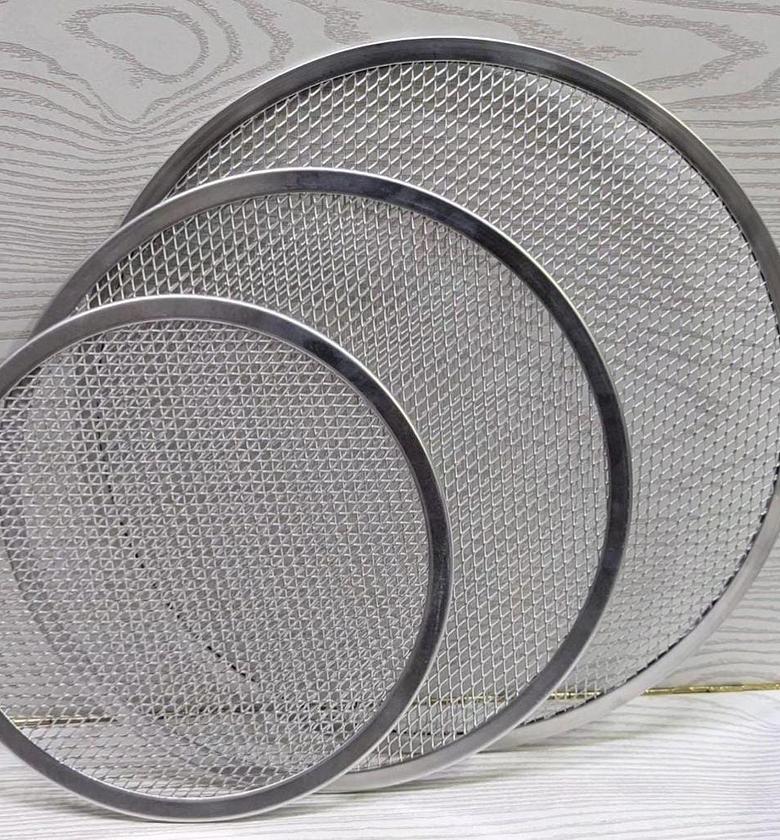 3pcs Aluminium mesh pizza trays. image