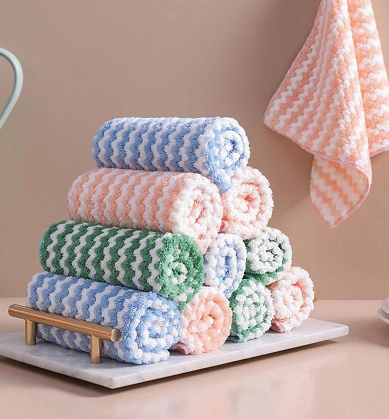 SOFT TOWELS. High Quality, Absorbent, Soft Towels image