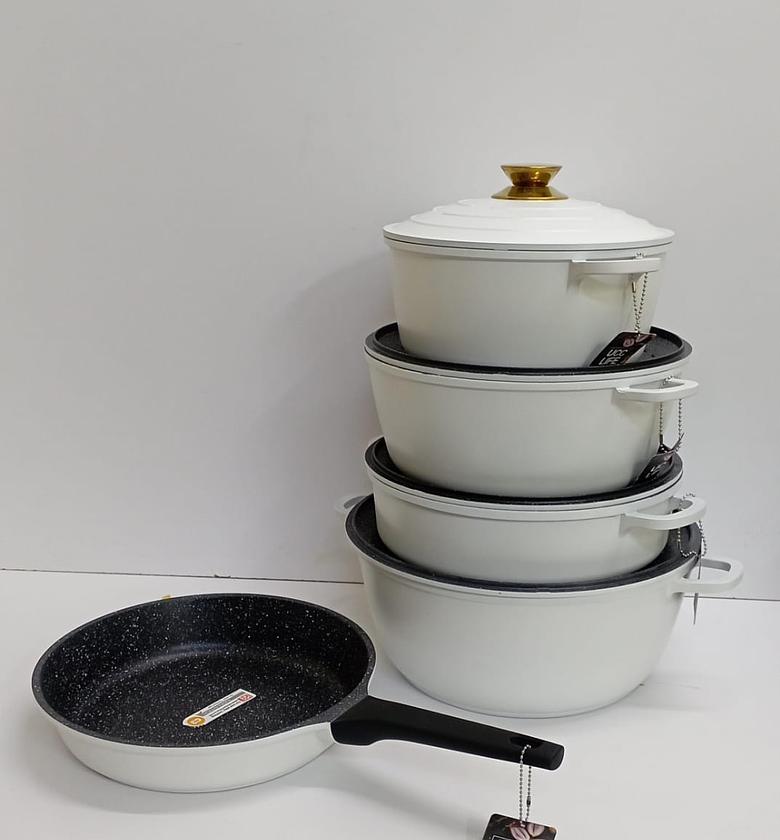 11PCS non-stick ucc life. HEAVY DUTY  Consist size of....; 20cm casserole  24cm casserole  28cm casserole  28cm shallow casserole  28cm frying pan  2pcs cooking spoon  ❇️Colour: WHITE image