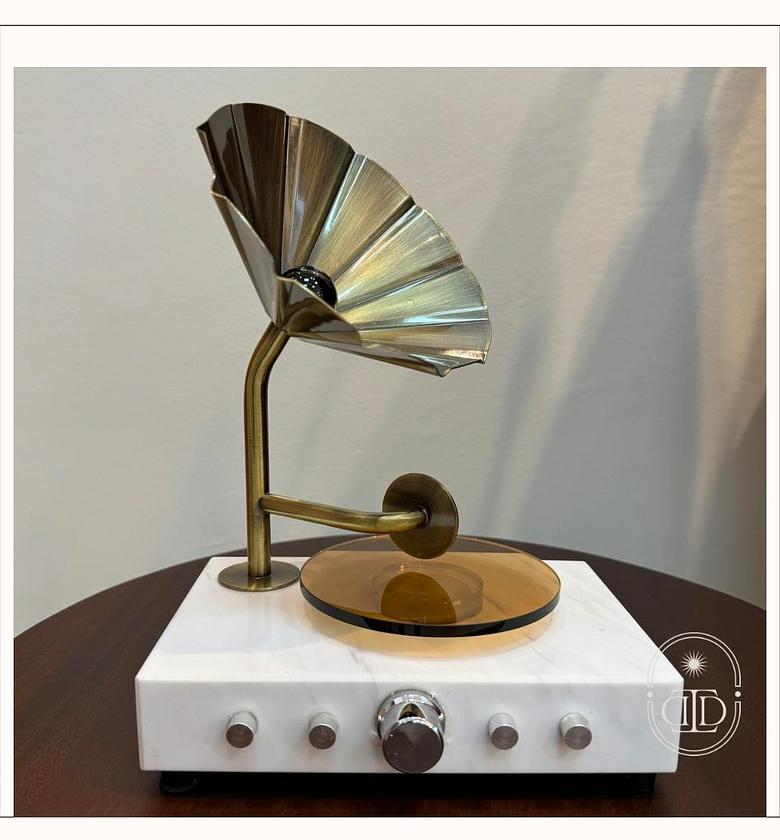 Retro gramophone (marble + metal) image