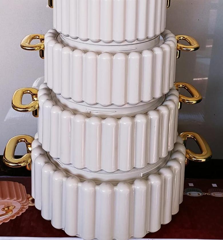 Gold star hotpot set of 4  image