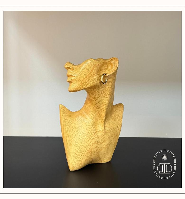 Abstract face sculpture image