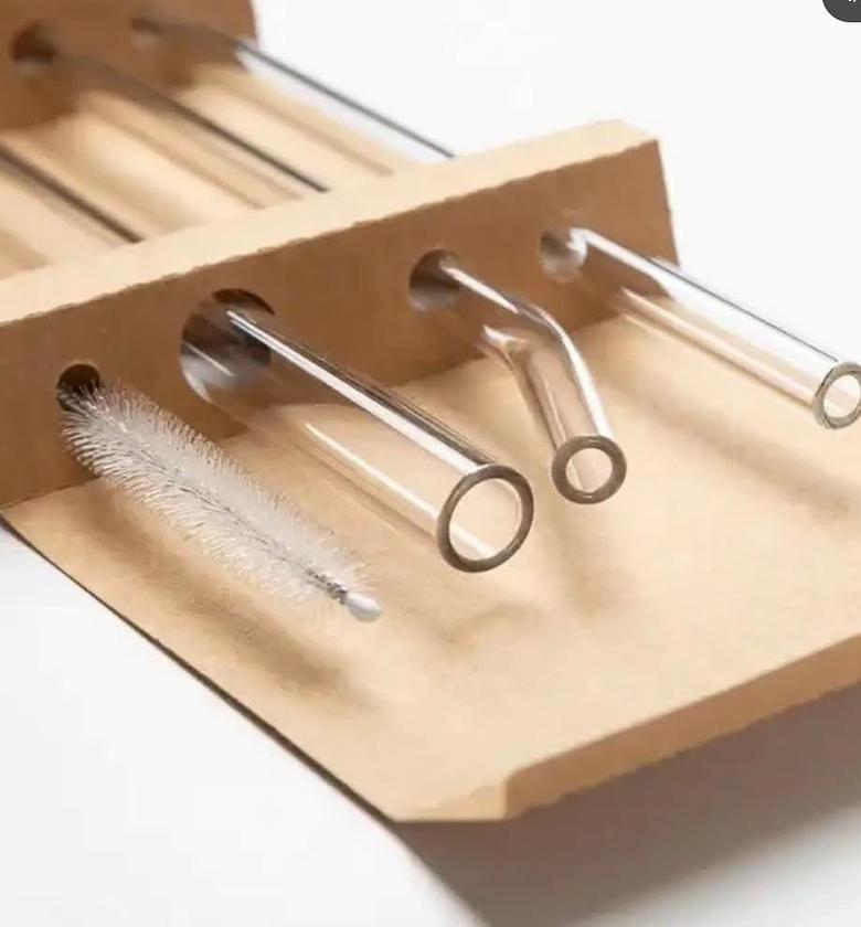 4pcs reusable glass straws. image