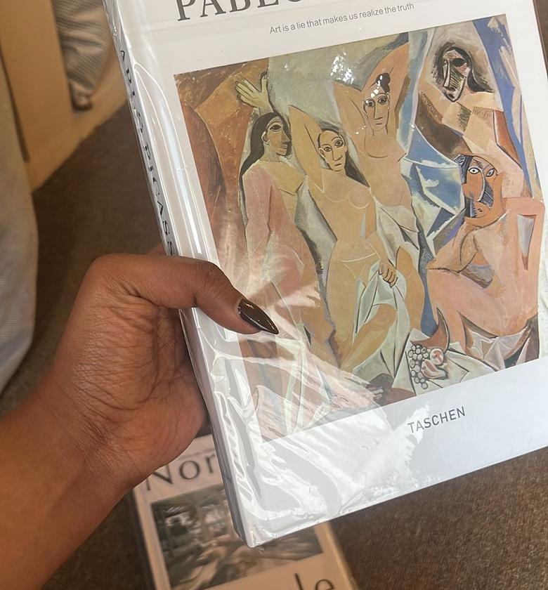 Pablo Picasso real book image