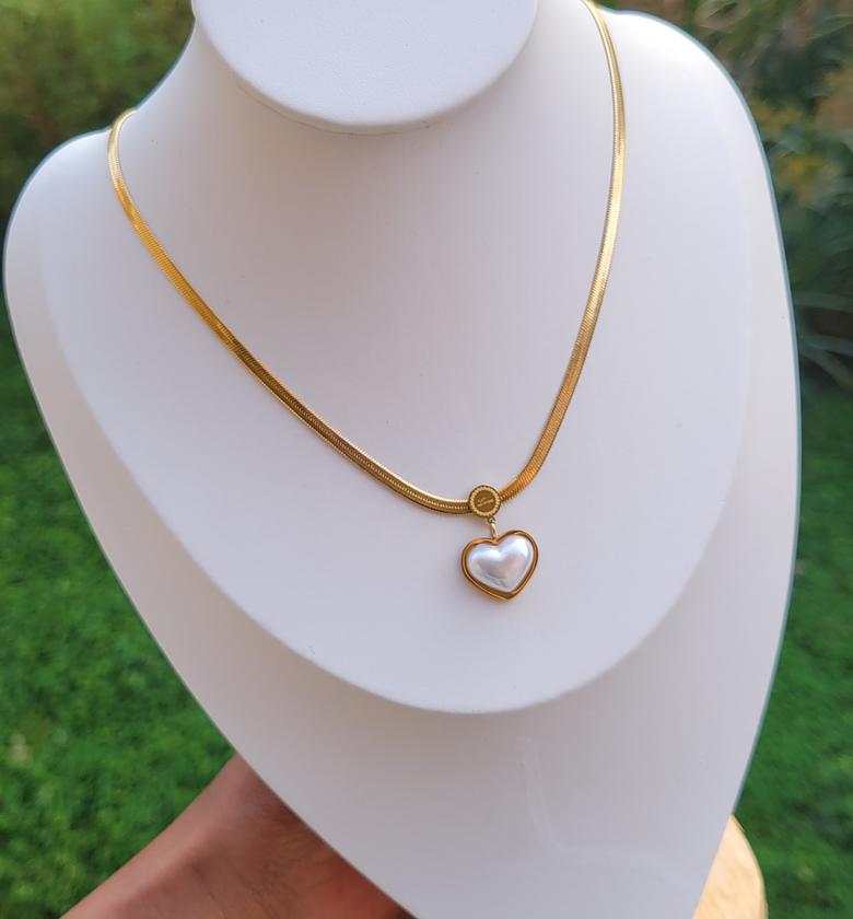 Banda pearl loveheart image