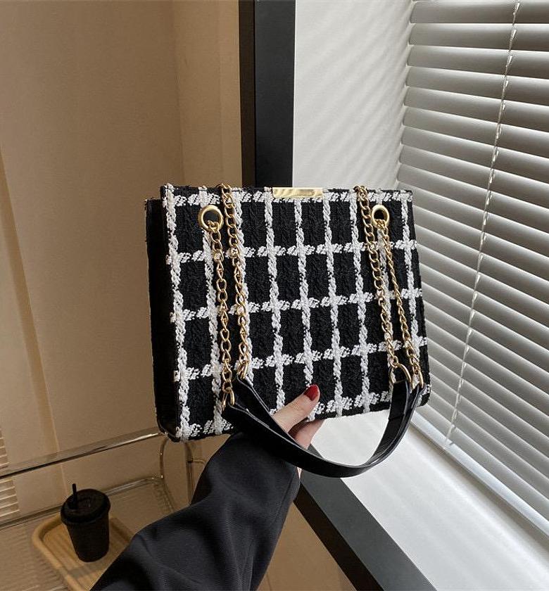 High Quality Cross bag image