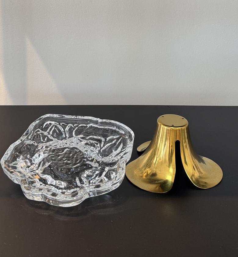 Luxury glass ashtray image