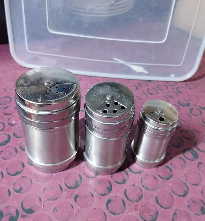 SALT SHAKER. 3 pcs salt shaker 3 in 1  image