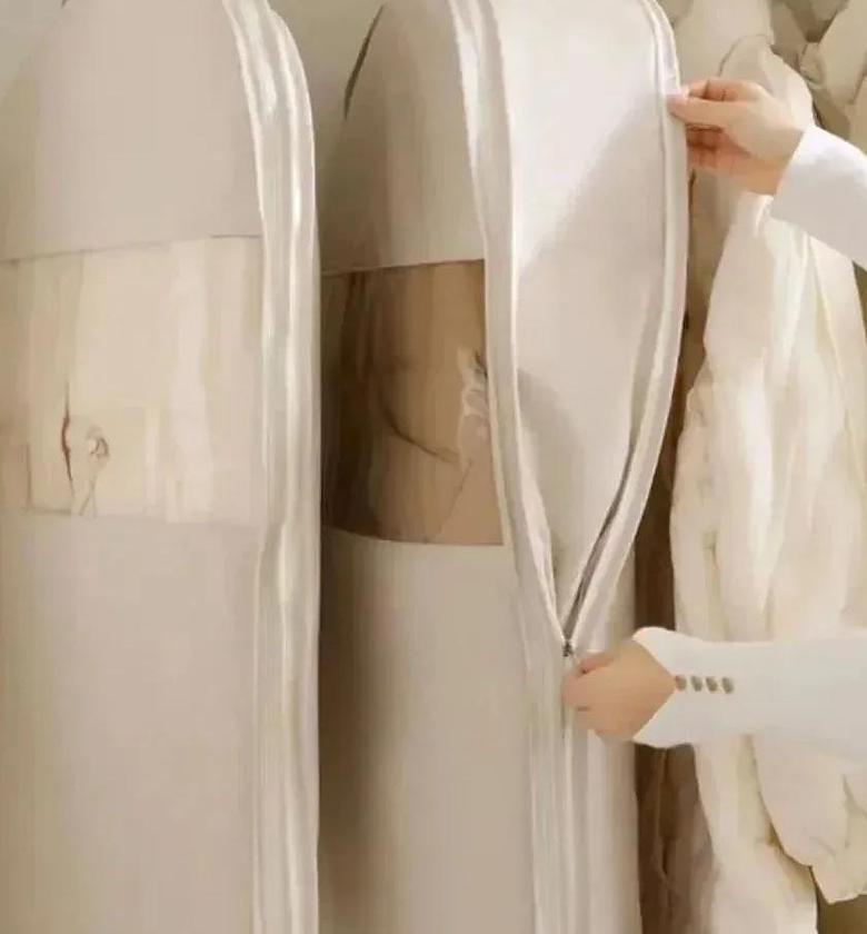 Compressible heavy-duty dustproof garment storage bags image