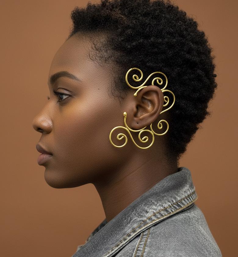 Lola  Brass Earcuff  image