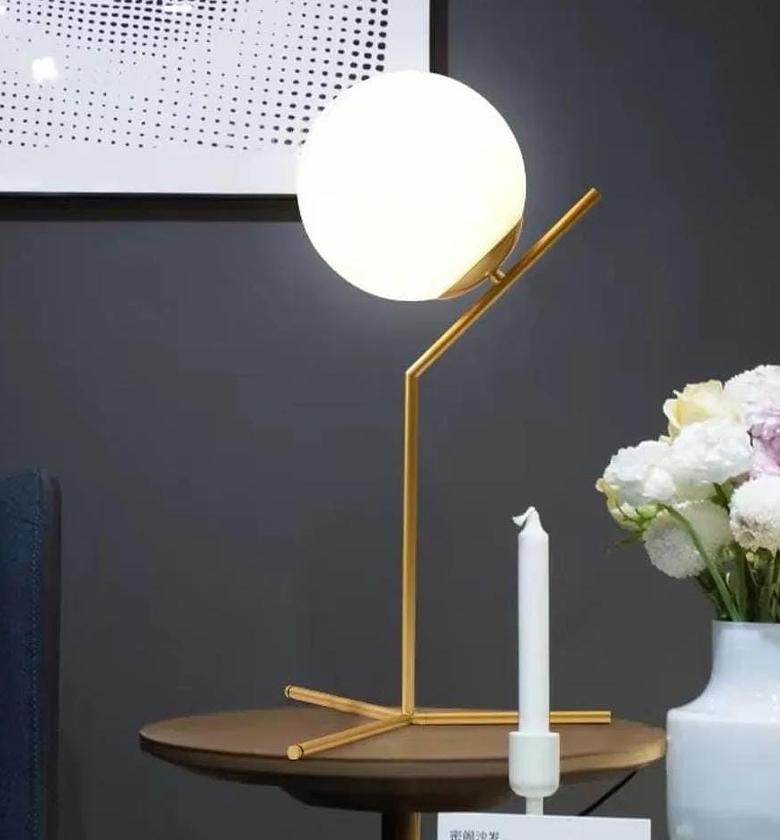 Luxury Creative Ball Glass Table Lamp. image