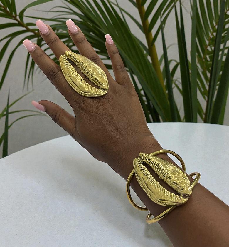 Cowrie Shell Cuff Braceletes Set image