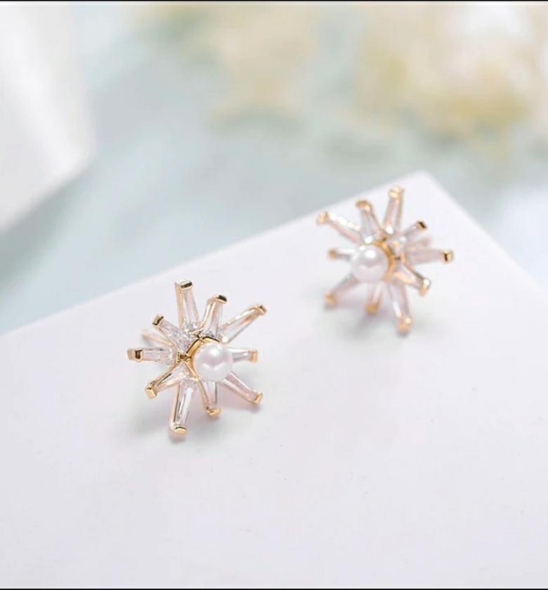 14k gold plated crystal flower studs image