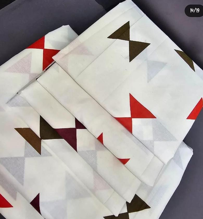 2 bedsheets and 4pillowcases. image