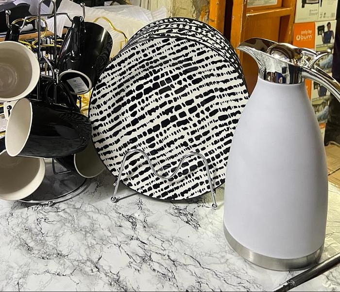 White/black Ceramic mugs 6, plates ceramic 6 and white 2 ltr jp flasks image