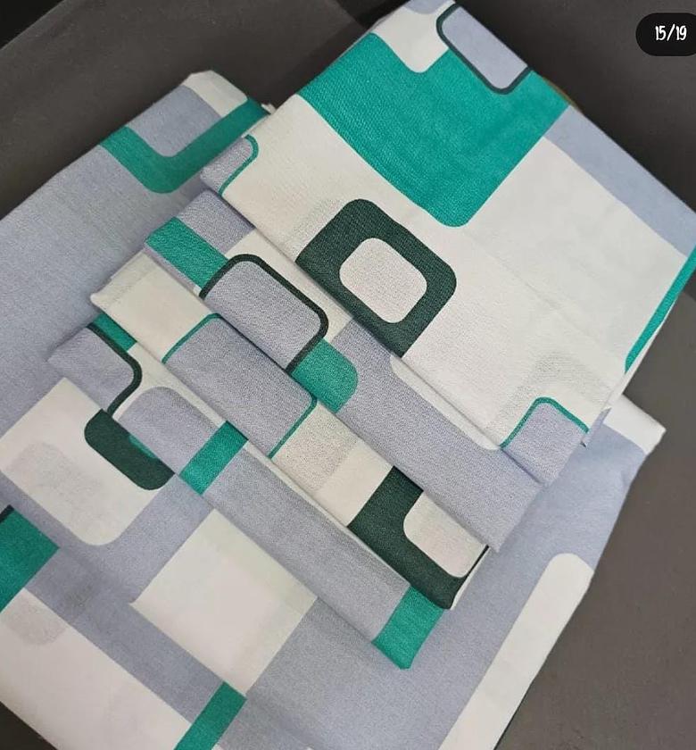 2 bedsheets and 4pillowcases. image