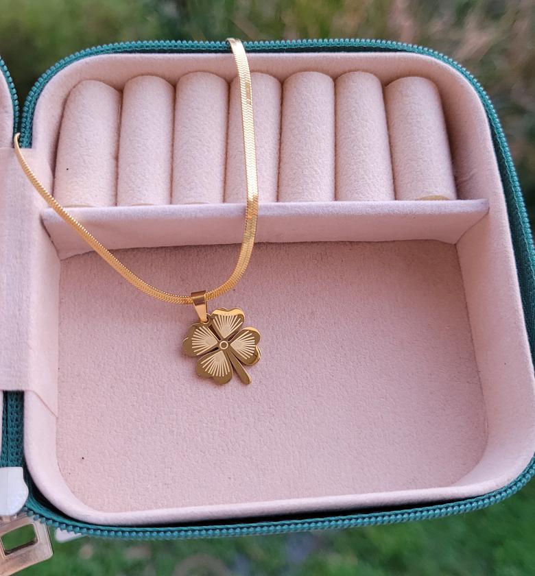 Clover leaf necklace  image