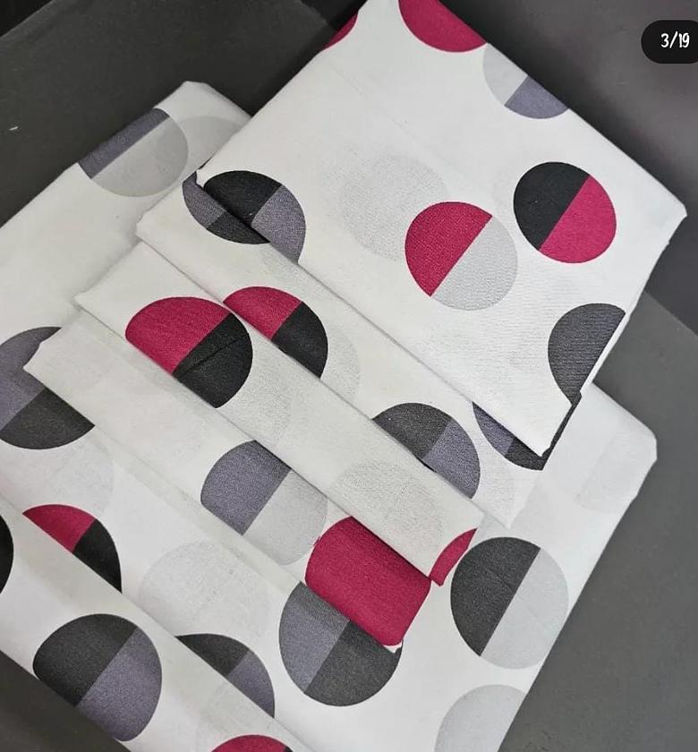 2 bedsheets and 4pillowcases. image