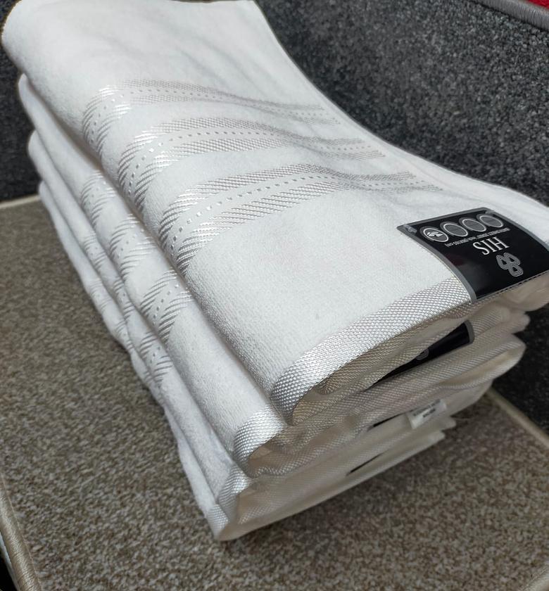 H.i.s large white towels ▫️90cm by 140cm ▫️ image
