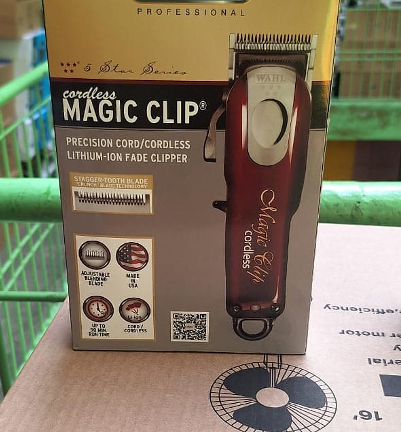 SUPER TAPER TRIMMER. Wahl Professional Model 8148 Super Taper Hair Trimmer Cordless Cord Cutting Machine Magic clip image