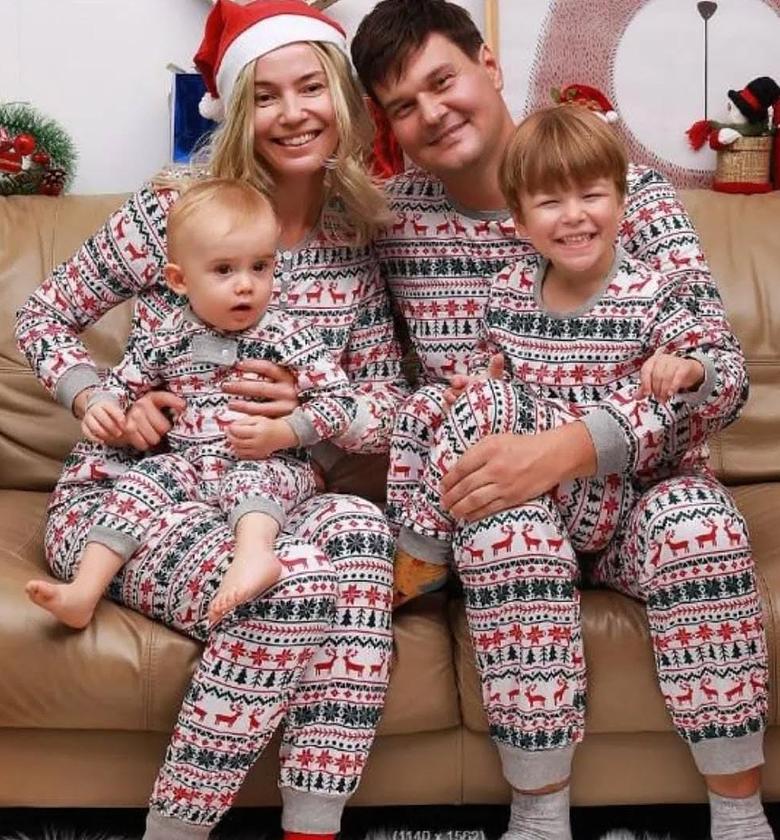 Family matching Christmas pajama sets. image