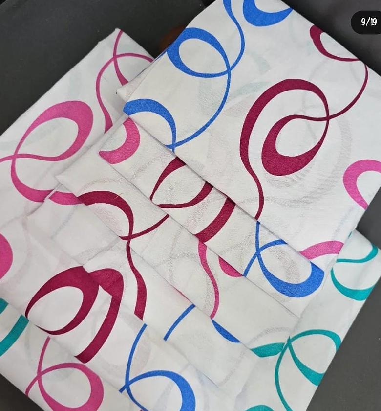 2 bedsheets and 4pillowcases image