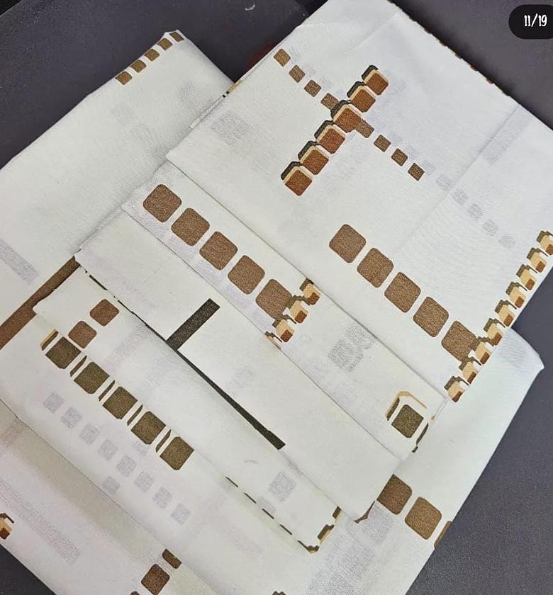 2 bedsheets and 4pillowcases. image