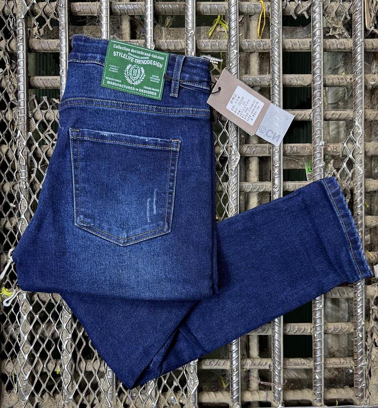 Good quality men denim jeans image