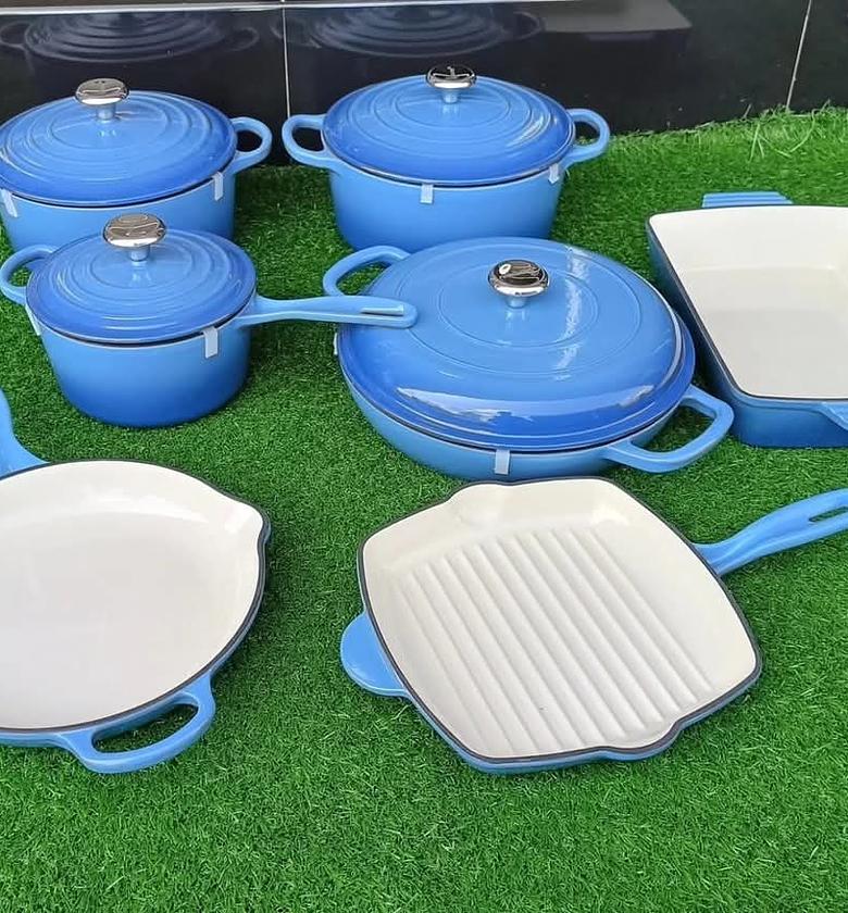 Enamel cast iron set image