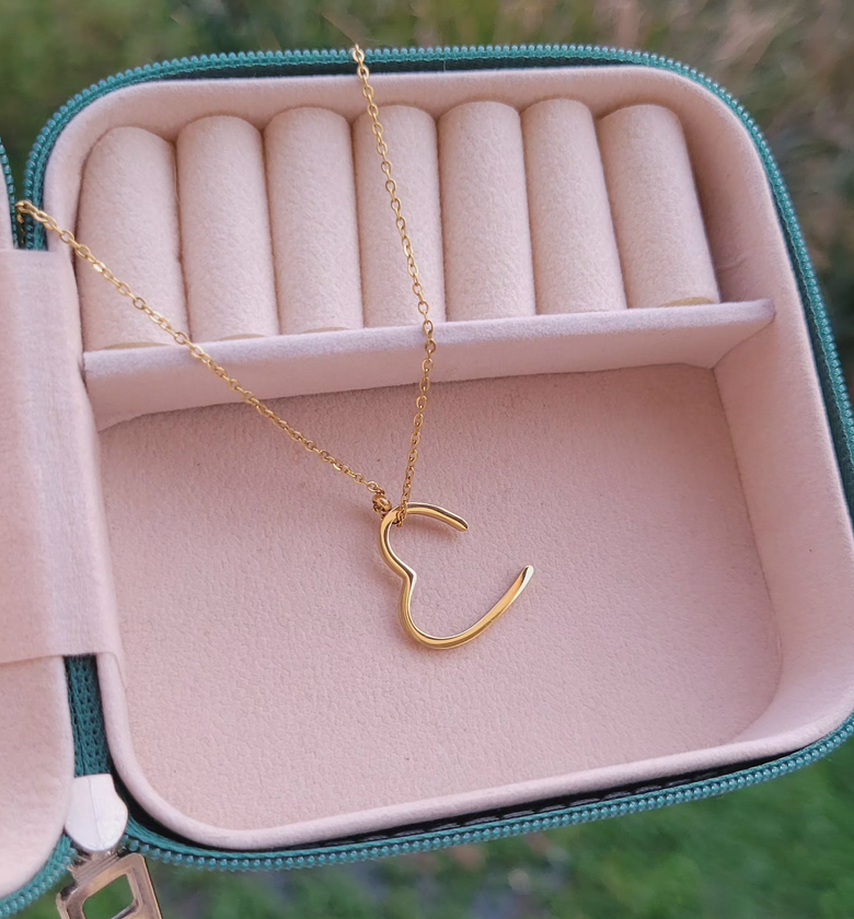 Half loveheart necklace  image