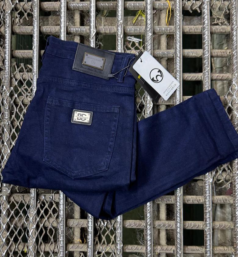 Good quality men denim jeans image