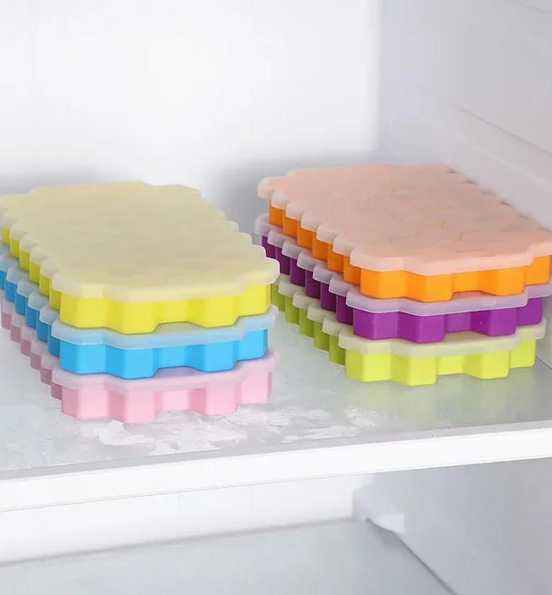 Reusable honeycomb silicone ice cube mould  image